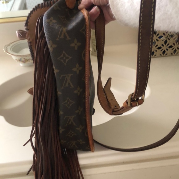 Vintage Boho Fringe Authentic Louis Vuitton Purse - Picture 4 of 15